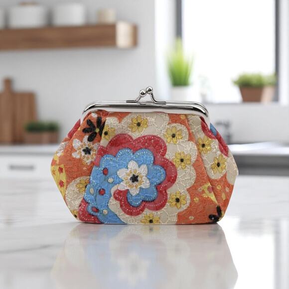 Floral Kiss Lock Coin Purse Canvas Storage Bag Lipstick Keys NEW - Picture 2 of 6